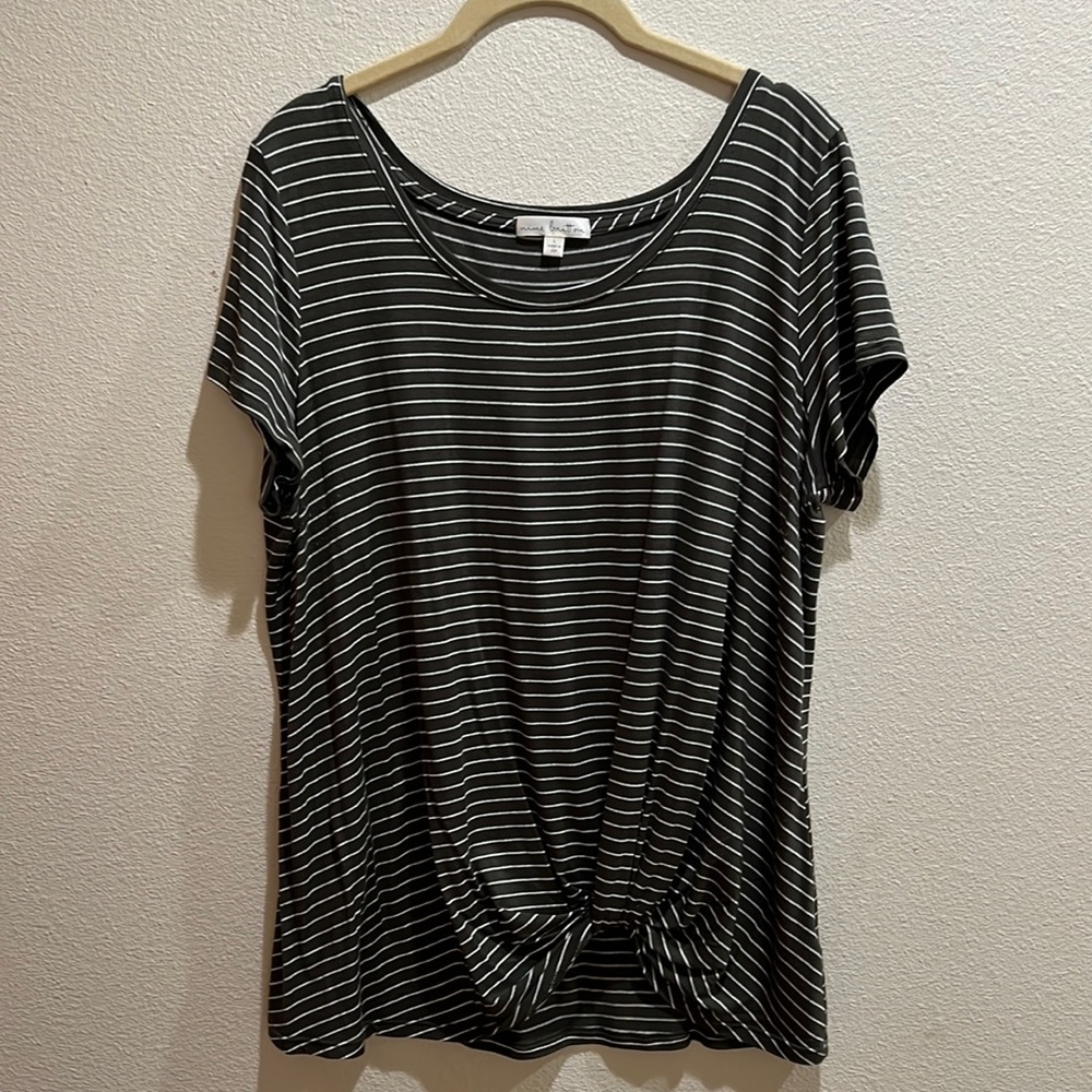 Nine Britton Twist front top Large